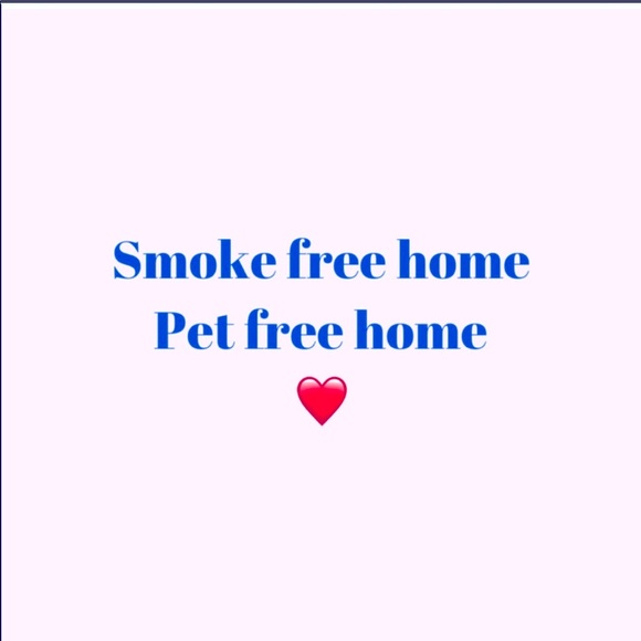 Everything in my closet is smoke/pet free - Picture 1 of 1